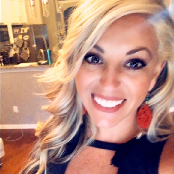 Meet your Posher, Ashley - Picture 2 of 8